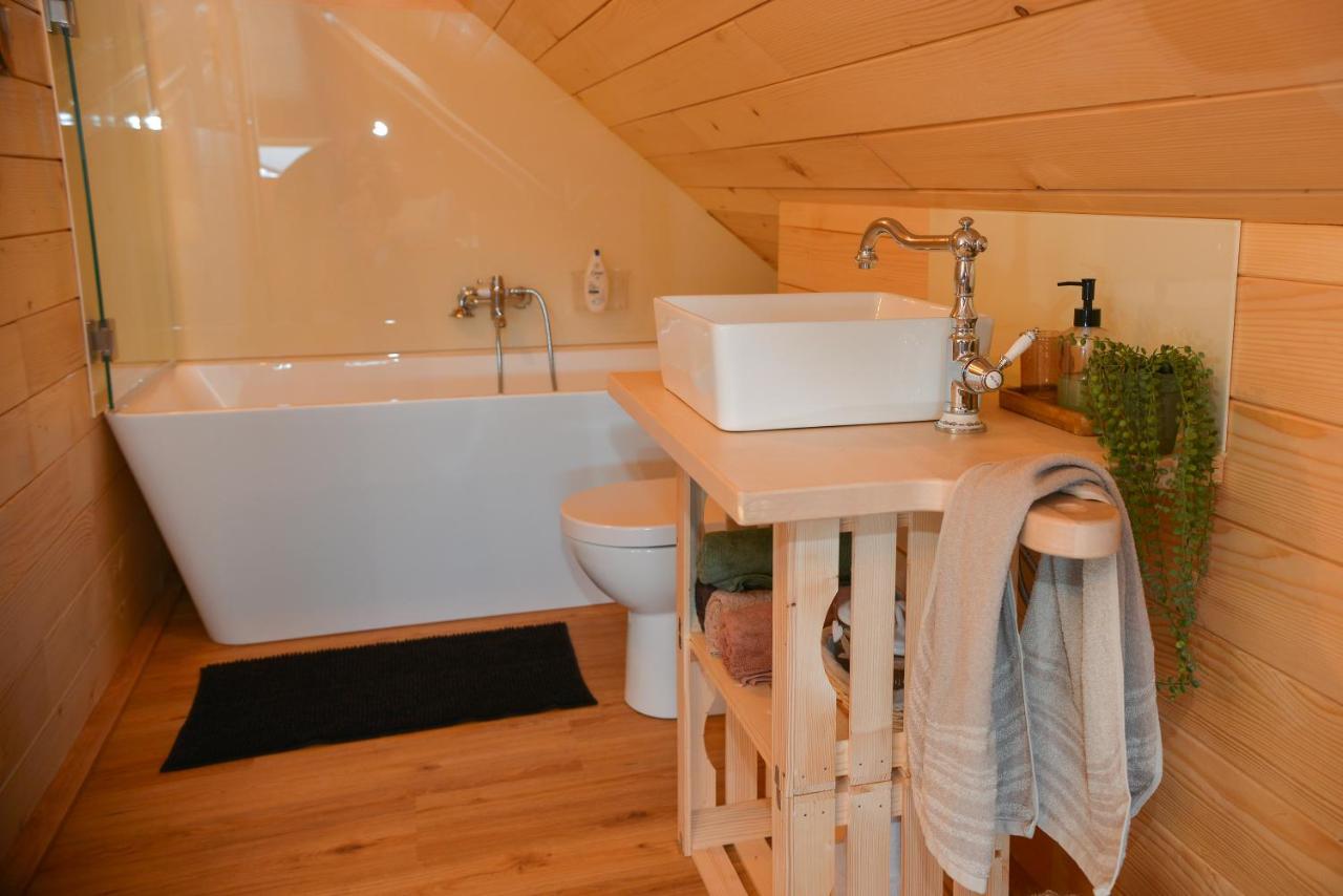 Ribnica Glamping Happiness With Natural Pool מראה חיצוני תמונה