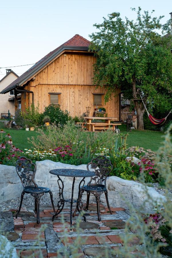 Ribnica Glamping Happiness With Natural Pool מראה חיצוני תמונה
