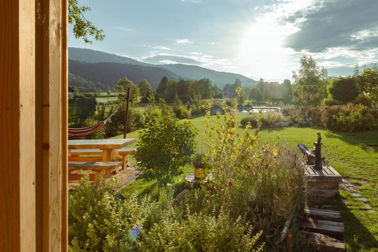 Ribnica Glamping Happiness With Natural Pool מראה חיצוני תמונה
