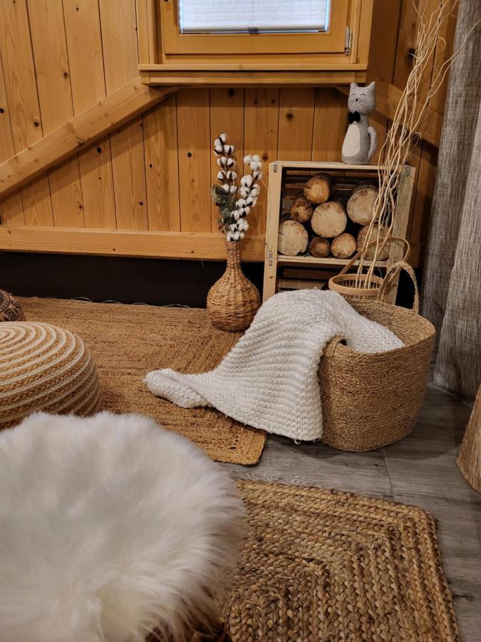 Ribnica Glamping Happiness With Natural Pool מראה חיצוני תמונה